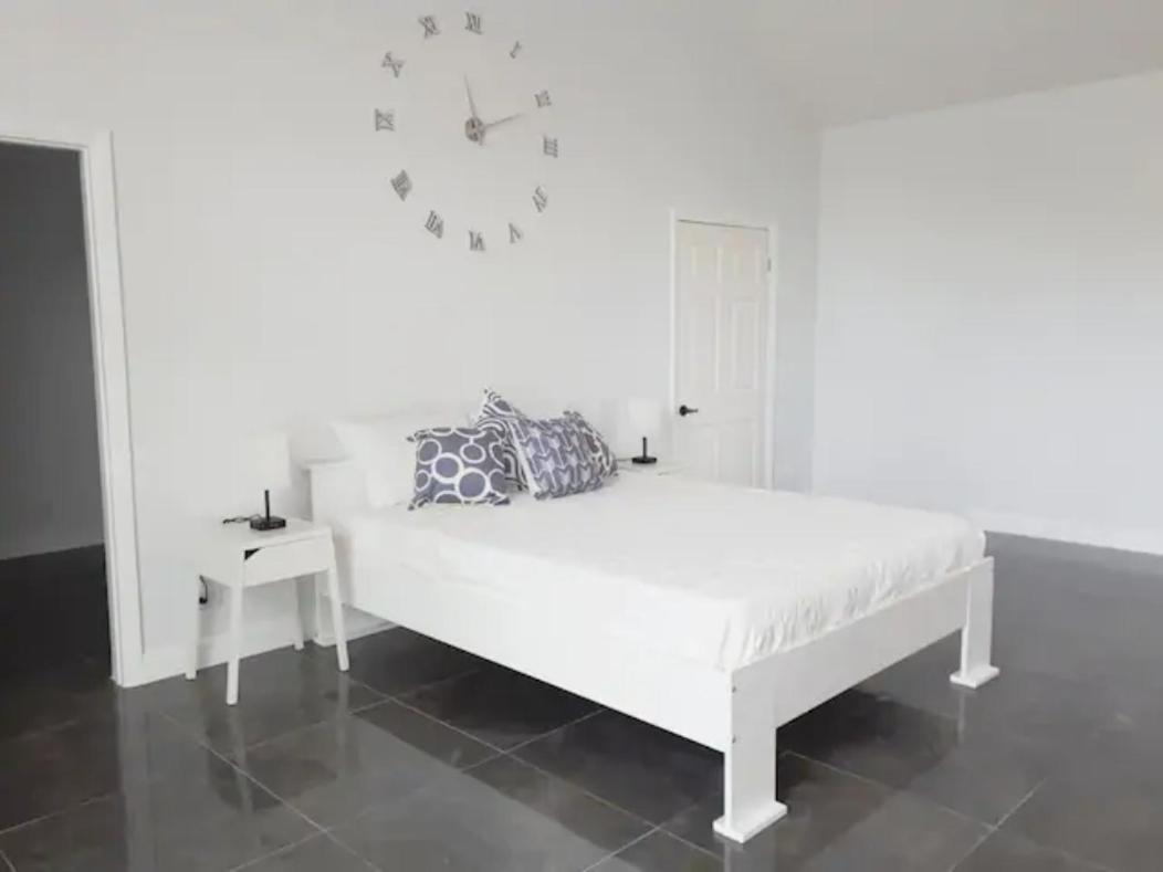 Secluded And Modern Beachfront House Hotel Nassau Exterior foto
