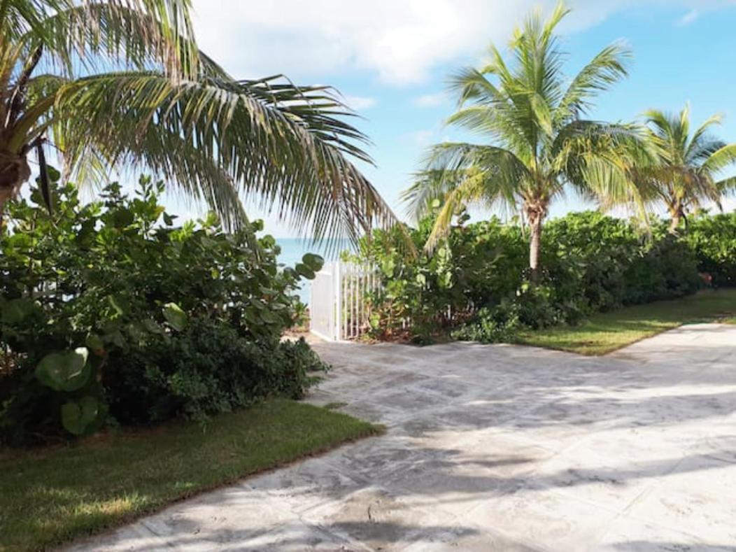 Secluded And Modern Beachfront House Hotel Nassau Exterior foto